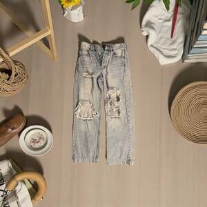Aeropostale High Rise 90s Baggy Distressed Light Wash Jeans